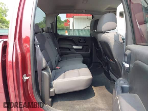 2015 Chevrolet Silverado 2500HD LT z VIN 1GC1KVE83FF102831, wystawiony jako IAAI lot #42411608 z przebiegiem 140 538 mil mil oraz . Historia ofert i sprzedaży dostępna na DreamBid. Obrazek 8.