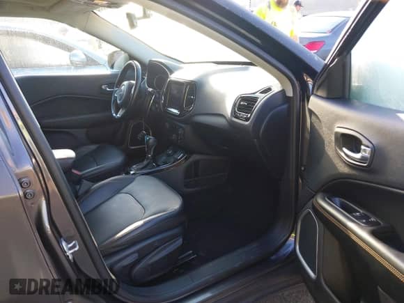 2019 Jeep Compass Limited with VIN 3C4NJDCB3KT842909, listed as a IAAI auction lot 43338860 with 100,667 mi miles and . Bid and sale history available at DreamBid. Image 5.