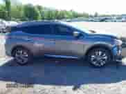 2018 Nissan Murano SV с VIN 5N1AZ2MG8JN116611, выставлен на аукционе IAAI как лот 42051307 с пробегом 94 993 миль миль и . История ставок и продаж доступна на DreamBid. Изображение 14.