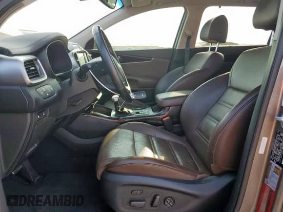 2019 Kia Sorento SX with VIN 5XYPK4A50KG533585, listed as a Copart auction lot 69781605 with 86,762 mi miles and Salvage title. Bid and sale history available at DreamBid. Image 7.