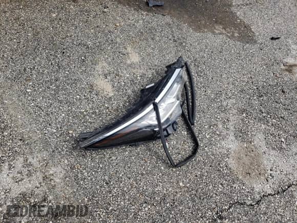 2021 Toyota Sienna XLE z VIN 5TDYRKEC0MS009162, wystawiony jako Copart lot #59762565 z przebiegiem 105 826 mil mil oraz Szkoda całkowita • Salvage title. Historia ofert i sprzedaży dostępna na DreamBid. Obrazek 13.