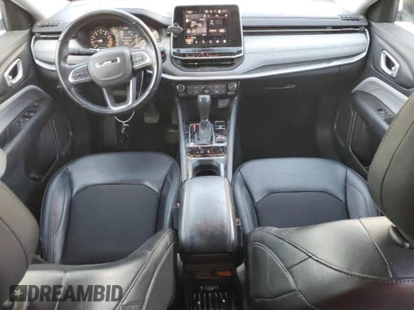 2022 Jeep Compass Altitude с VIN 3C4NJDBB0NT150659, выставлен на аукционе Copart как лот 43028135 с пробегом 65 535 миль миль и Списание • Salvage title. История ставок и продаж доступна на DreamBid. Изображение 8.