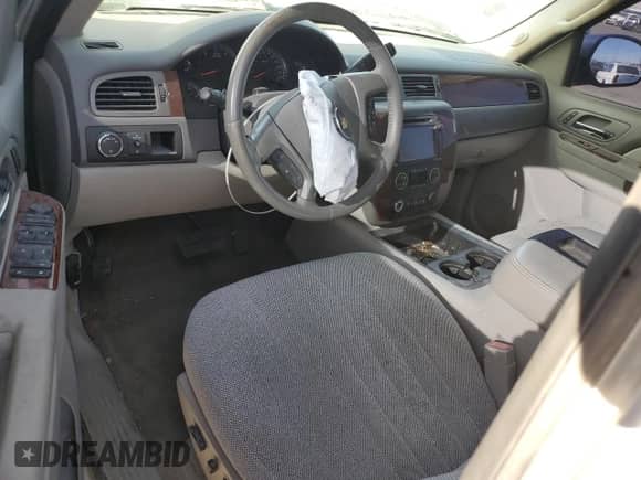 2012 Chevrolet Silverado 1500 LTZ z VIN 3GCPCTE00CG308401, wystawiony jako Copart lot #87311334 z przebiegiem 145 395 mil mil oraz Szkoda całkowita • Salvage title. Historia ofert i sprzedaży dostępna na DreamBid. Obrazek 8.