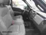 2012 Ford F-150 XL z VIN 1FTMF1CM0CKD91664, wystawiony jako IAAI lot #43440027 z przebiegiem 229 845 mil mil oraz . Historia ofert i sprzedaży dostępna na DreamBid. Obrazek 5.