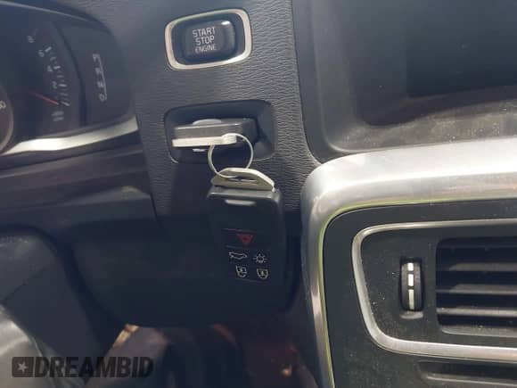 2017 Volvo S60 Dynamic с VIN YV126MFL2H2422426, выставлен на аукционе IAAI как лот 42949011 с пробегом 133 305 миль миль и . История ставок и продаж доступна на DreamBid. Изображение 11.