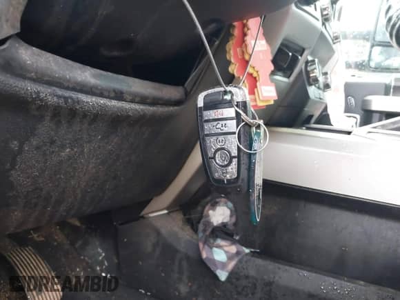 2021 Ford F-250 XL z VIN 1FT7W2BN6MEC88276, wystawiony jako IAAI lot #43293359 z przebiegiem Nie podano mil oraz . Historia ofert i sprzedaży dostępna na DreamBid. Obrazek 11.