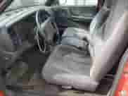 1999 Dodge Dakota z VIN 1B7GG26XXXS211490, wystawiony jako Copart lot #53779955 z przebiegiem 146 012 mil mil oraz Szkoda całkowita • Salvage title. Historia ofert i sprzedaży dostępna na DreamBid. Obrazek 7.