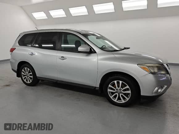 2014 Nissan Pathfinder S with VIN 5N1AR2MN9EC637448, listed as a Copart auction lot 53893825 with 121,186 mi miles and Clean title. Bid and sale history available at DreamBid. Image 4.