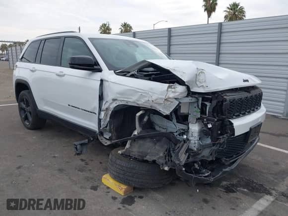 2024 Jeep Grand Cherokee Altitude X with VIN 1C4RJHAG2RC105133, listed as a IAAI auction lot 43252965 with 13,678 mi miles and . Bid and sale history available at DreamBid. Image 1.