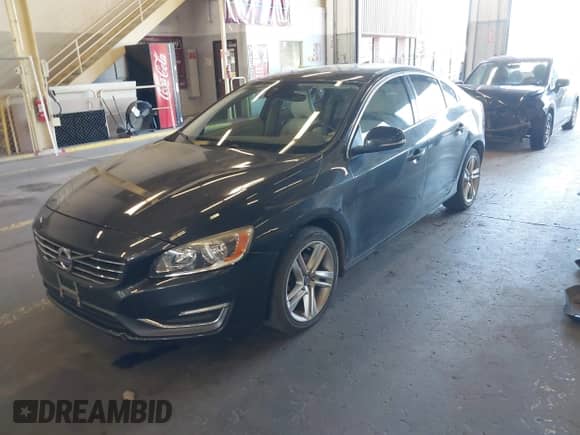 2015 Volvo S60 T5 Drive-E Premier с VIN YV140MFK5F2337689, выставлен на аукционе IAAI как лот 42985519 с пробегом 79 622 миль миль и . История ставок и продаж доступна на DreamBid. Изображение 17.