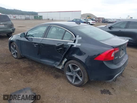 2013 Volvo S60 T6 R-Design Platinum с VIN YV1902FH9D1231456, выставлен на аукционе IAAI как лот 42788938 с пробегом 140 730 миль миль и . История ставок и продаж доступна на DreamBid. Изображение 3.