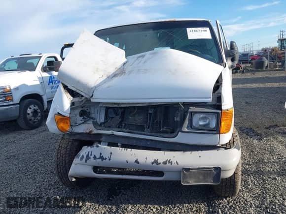 2007 Ford Econoline Cargo Commercial with VIN 1FTNE24L27DA21927, listed as a IAAI auction lot 41667200 with 255,888 mi miles and . Bid and sale history available at DreamBid. Image 13.