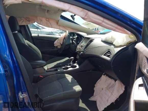 2018 Chevrolet Cruze LT с VIN 1G1BE5SM5J7245238, выставлен на аукционе IAAI как лот 43090573 с пробегом 105 456 миль миль и . История ставок и продаж доступна на DreamBid. Изображение 5.