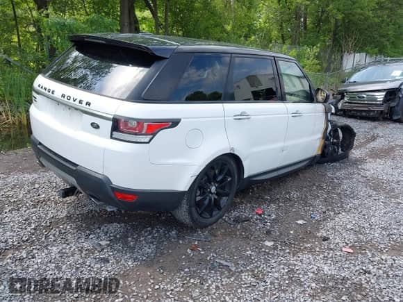 2015 Land Rover Range Rover Sport HSE with VIN SALWR2VF2FA536839, listed as a IAAI auction lot 42641487 with 101,985 mi miles and . Bid and sale history available at DreamBid. Image 4.