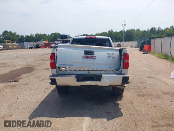 2015 GMC Sierra 1500 Denali с VIN 3GTU2WEC5FG295862, выставлен на аукционе IAAI как лот 42980310 с пробегом 173 368 миль миль и . История ставок и продаж доступна на DreamBid. Изображение 16.