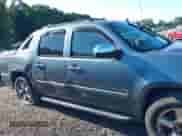 2008 Chevrolet Avalanche LTZ z VIN 3GNFK12348G168207, wystawiony jako IAAI lot #39784948 z przebiegiem Nie podano mil oraz . Historia ofert i sprzedaży dostępna na DreamBid. Obrazek 6.