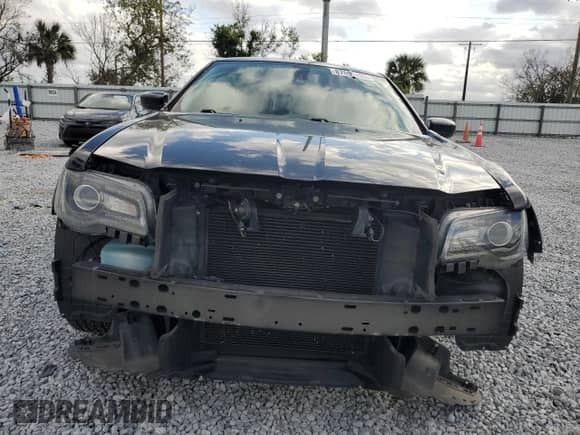 2019 Chrysler 300 Touring L with VIN 2C3CCAAG3KH601637, listed as a Copart auction lot 87695795 with 61,628 mi miles and Salvage title. Bid and sale history available at DreamBid. Image 5.