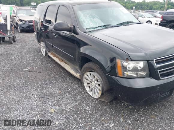 2009 Chevrolet Tahoe with VIN 1GNFK13599R101684, listed as a IAAI auction lot 42665585 with 191,589 mi miles and . Bid and sale history available at DreamBid. Image 6.