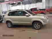 2009 Hyundai Tucson SE с VIN KM8JN12D59U934815, выставлен на аукционе IAAI как лот 42113682 с пробегом 170 705 миль миль и . История ставок и продаж доступна на DreamBid. Изображение 13.