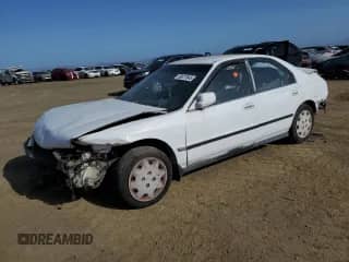 1996 Honda Accord LX z VIN 1HGCD5630TA189393, wystawiony jako Copart lot #56877645 z przebiegiem 263 856 mil mil oraz Szkoda całkowita • Salvage title. Historia ofert i sprzedaży dostępna na DreamBid. Obrazek 1.