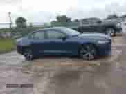 2024 Volvo S60 Plus Dark Theme z VIN 7JRL12FL8RG295491, wystawiony jako IAAI lot #42245791 z przebiegiem 42 409 mil mil oraz . Historia ofert i sprzedaży dostępna na DreamBid. Obrazek 13.