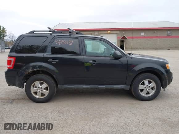 2011 Ford Escape XLT с VIN 1FMCU9D75BKC46607, выставлен на аукционе IAAI как лот 43393373 с пробегом 239 521 миль миль и . История ставок и продаж доступна на DreamBid. Изображение 14.