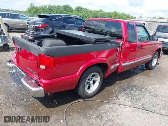 2003 Chevrolet S-10 LS с VIN 1GCCS19X438123108, выставлен на аукционе IAAI как лот 42707447 с пробегом 71 461 миль миль и . История ставок и продаж доступна на DreamBid. Изображение 4.