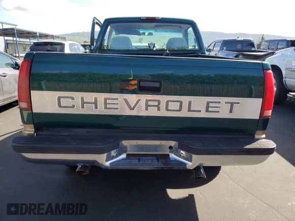 1997 Chevrolet Silverado 1500 with VIN 1GCEC14R6VZ252916, listed as a Copart auction lot 51365375 with 198,152 mi miles and Salvage title. Bid and sale history available at DreamBid. Image 6.