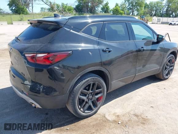 2020 Chevrolet Blazer LT z VIN 3GNKBHRS7LS671787, wystawiony jako IAAI lot #42540314 z przebiegiem 40 203 mil mil oraz . Historia ofert i sprzedaży dostępna na DreamBid. Obrazek 4.