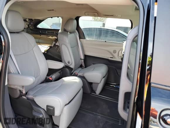 2024 Toyota Sienna Limited с VIN 5TDZRKEC9RS210747, выставлен на аукционе Copart как лот 83753034 с пробегом 5 109 миль миль и На запчасти • Non repairable. История ставок и продаж доступна на DreamBid. Изображение 11.