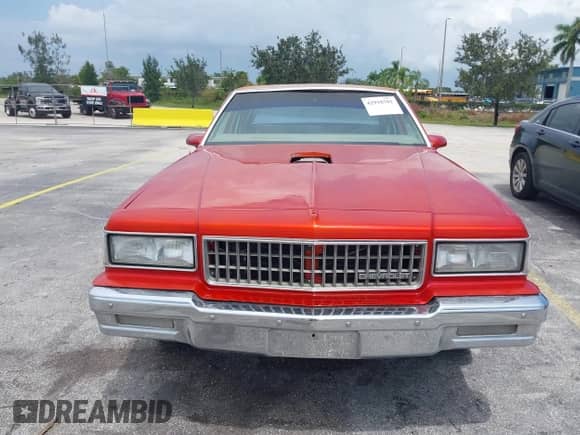 1988 Chevrolet Caprice с VIN 1G1BL51H9JR120497, выставлен на аукционе IAAI как лот 42918701 с пробегом 33 199 миль миль и . История ставок и продаж доступна на DreamBid. Изображение 6.