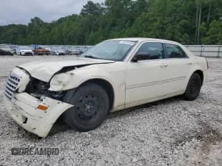 2007 Chrysler 300 with VIN 2C3KA43R37H747576, listed as a Copart auction lot 68104405 with 173,647 mi miles and Salvage title. Bid and sale history available at DreamBid. Image 1.