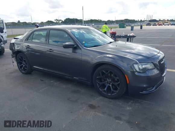 2019 Chrysler 300 S с VIN 2C3CCABG0KH559717, выставлен на аукционе IAAI как лот 43380218 с пробегом 248 325 миль миль и . История ставок и продаж доступна на DreamBid. Изображение 1.