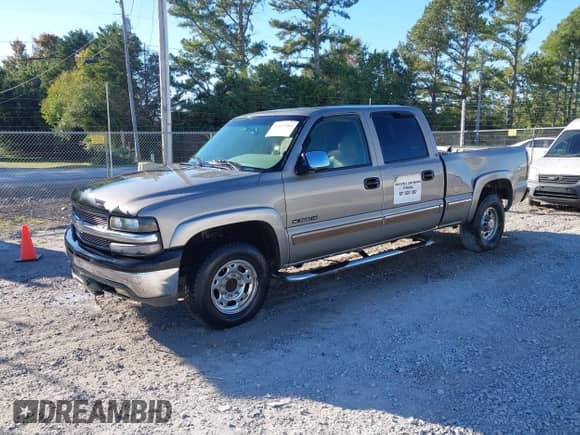 2002 Chevrolet Silverado 1500HD LT с VIN 1GCGC13U22F115600, выставлен на аукционе IAAI как лот 43427261 с пробегом 206 281 миль миль и . История ставок и продаж доступна на DreamBid. Изображение 2.
