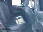 2025 Toyota Tacoma SR z VIN 3TMLB5JN1SM112238, wystawiony jako IAAI lot #43055742 z przebiegiem 3 958 mil mil oraz . Historia ofert i sprzedaży dostępna na DreamBid. Obrazek 8.