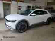 2024 Hyundai Ioniq 5 Limited с VIN KM8KRDDF1RU285426, выставлен на аукционе Copart как лот 71641795 с пробегом 8 028 миль миль и Списание • Salvage title. История ставок и продаж доступна на DreamBid. Изображение 1.