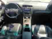 2012 Lexus IS 250 z VIN JTHCF5C29C5060645, wystawiony jako Copart lot #68281465 z przebiegiem 223 065 mil mil oraz Szkoda całkowita • Salvage title. Historia ofert i sprzedaży dostępna na DreamBid. Obrazek 8.