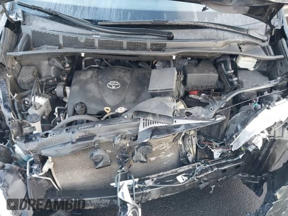 2020 Toyota Sienna XLE z VIN 5TDDZ3DC2LS251388, wystawiony jako IAAI lot #41193440 z przebiegiem 100 665 mil mil oraz . Historia ofert i sprzedaży dostępna na DreamBid. Obrazek 10.