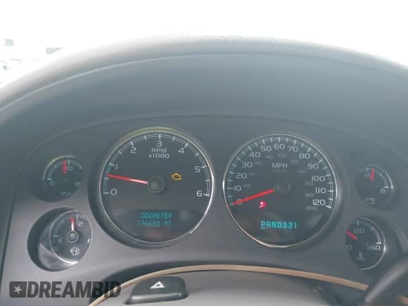 2008 Chevrolet Suburban LTZ with VIN 3GNFK16378G166641, listed as a IAAI auction lot 42537644 with 236,650 mi miles and . Bid and sale history available at DreamBid. Image 7.