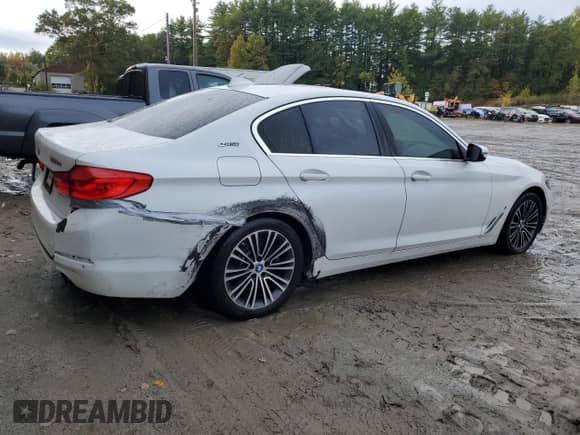 2019 BMW 5 Series 530e xDrive z VIN WBAJB1C56KB376427, wystawiony jako Copart lot #86803255 z przebiegiem Nie podano mil oraz Czysty tytuł • Clean title. Historia ofert i sprzedaży dostępna na DreamBid. Obrazek 3.