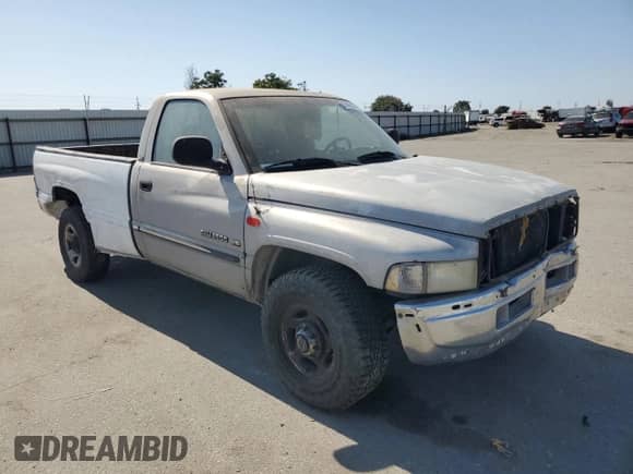 2001 Dodge 2500 with VIN 3B7KC26Z61M266400, listed as a Copart auction lot 62605135 with 172,543 mi miles and Clean title. Bid and sale history available at DreamBid. Image 4.