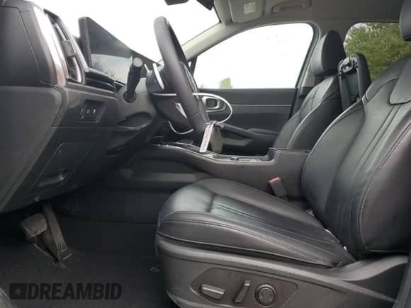 2025 Kia Sorento EX with VIN KNDRHDJG6S5290138, listed as a Copart auction lot 68967995 with 13,199 mi miles and Salvage title. Bid and sale history available at DreamBid. Image 7.