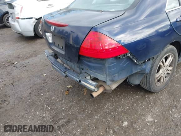 2006 Honda Accord LX SE with VIN 1HGCM56376A150689, listed as a IAAI auction lot 43313293 with 233,221 mi miles and . Bid and sale history available at DreamBid. Image 13.