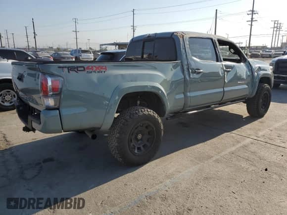 2022 Toyota Tacoma SR5 z VIN 3TYDZ5BNXNT015367, wystawiony jako Copart lot #68380495 z przebiegiem 46 301 mil mil oraz Szkoda całkowita • Salvage title. Historia ofert i sprzedaży dostępna na DreamBid. Obrazek 3.