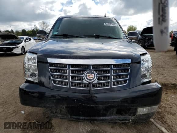 2008 Cadillac Escalade with VIN 1GYFK63858R271985, listed as a Copart auction lot 82132985 with 129,587 mi miles and Salvage title. Bid and sale history available at DreamBid. Image 5.