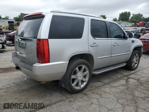 2014 Cadillac Escalade Luxury z VIN 1GYS4BEF6ER132909, wystawiony jako Copart lot #66774935 z przebiegiem 175 200 mil mil oraz Szkoda całkowita • Salvage title. Historia ofert i sprzedaży dostępna na DreamBid. Obrazek 3.