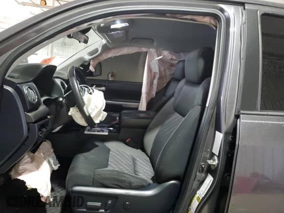 2018 Toyota Tundra SR5 с VIN 5TFDY5F11JX685092, выставлен на аукционе Copart как лот 80987265 с пробегом 103 280 миль миль и Списание • Salvage title. История ставок и продаж доступна на DreamBid. Изображение 7.