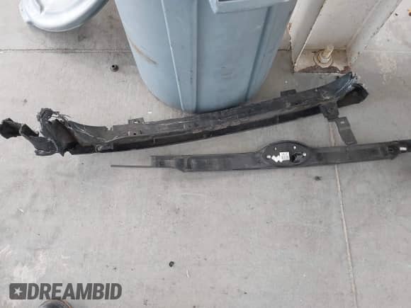 2016 Hyundai Santa Fe Limited with VIN KM8SRDHF1GU131130, listed as a IAAI auction lot 42430116 with 92,141 mi miles and . Bid and sale history available at DreamBid. Image 12.