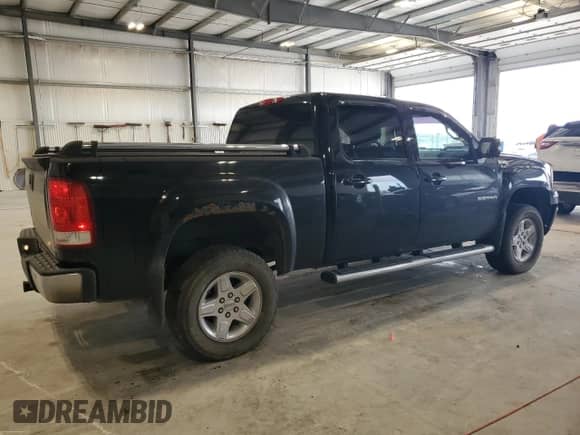 2010 GMC Sierra 1500 SLT z VIN 3GTRKWE22AG183834, wystawiony jako Copart lot #62725735 z przebiegiem 206 072 mil mil oraz Szkoda całkowita • Salvage title. Historia ofert i sprzedaży dostępna na DreamBid. Obrazek 3.