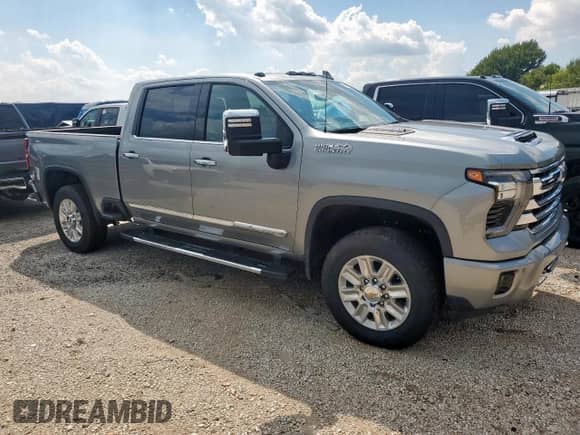 2024 Chevrolet Silverado 2500HD High Country с VIN 2GC4YREY7R1270518, выставлен на аукционе Copart как лот 70711285 с пробегом 7 691 миль миль и Списание • Salvage title. История ставок и продаж доступна на DreamBid. Изображение 4.
